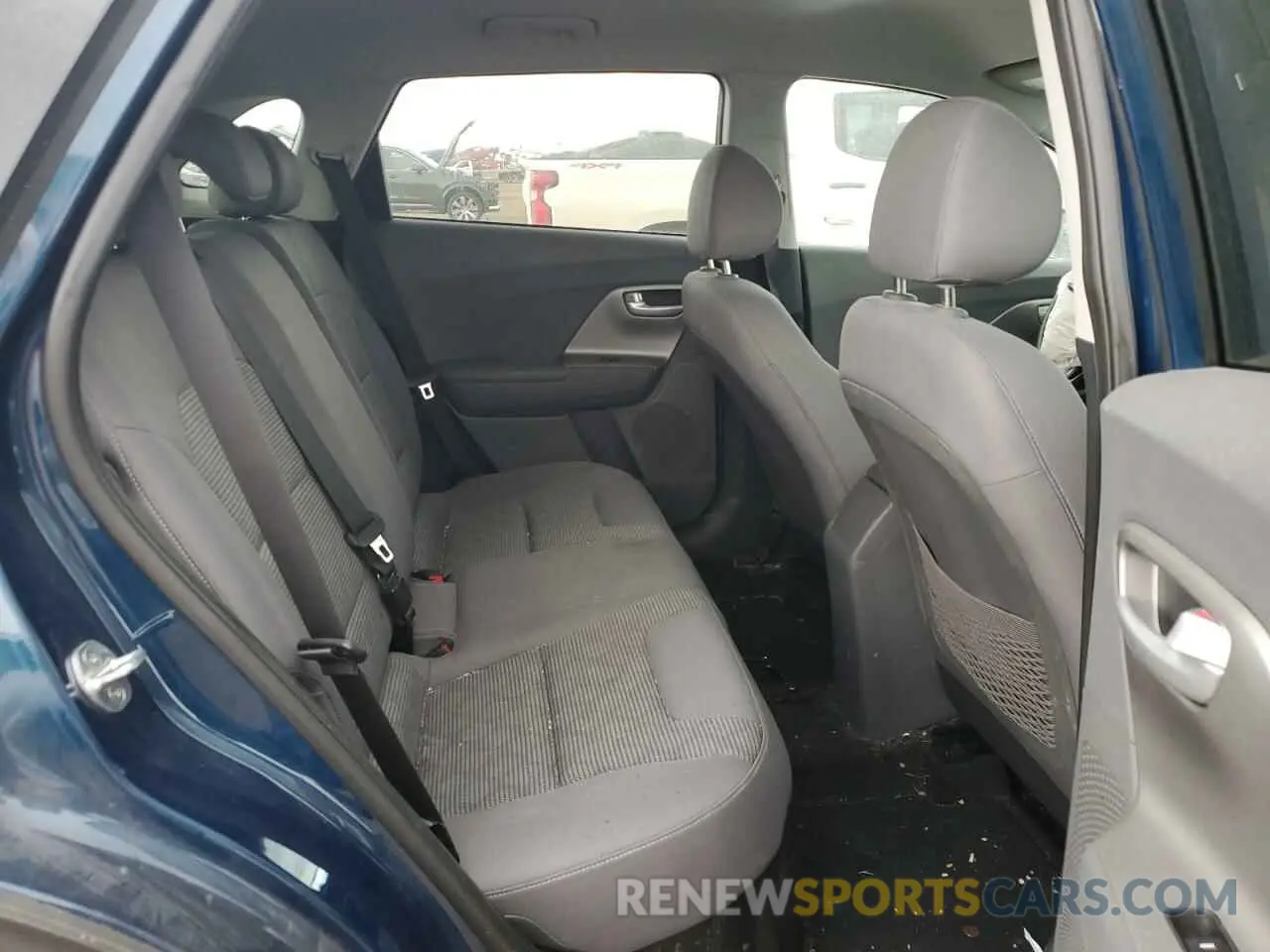 10 Photograph of a damaged car KNDCB3LC6L5433909 KIA NIRO 2020