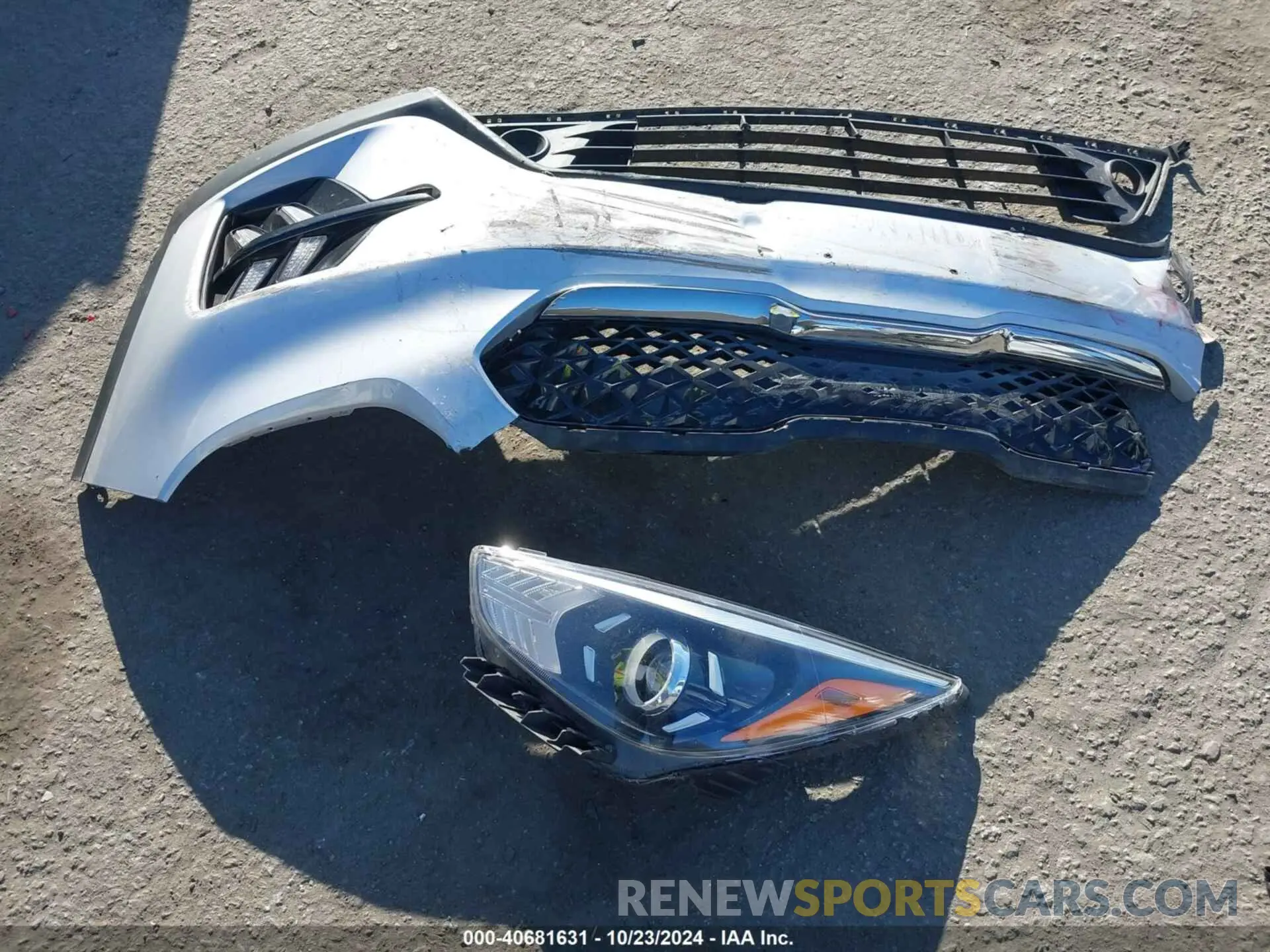 11 Photograph of a damaged car KNDCB3LC6L5438852 KIA NIRO 2020
