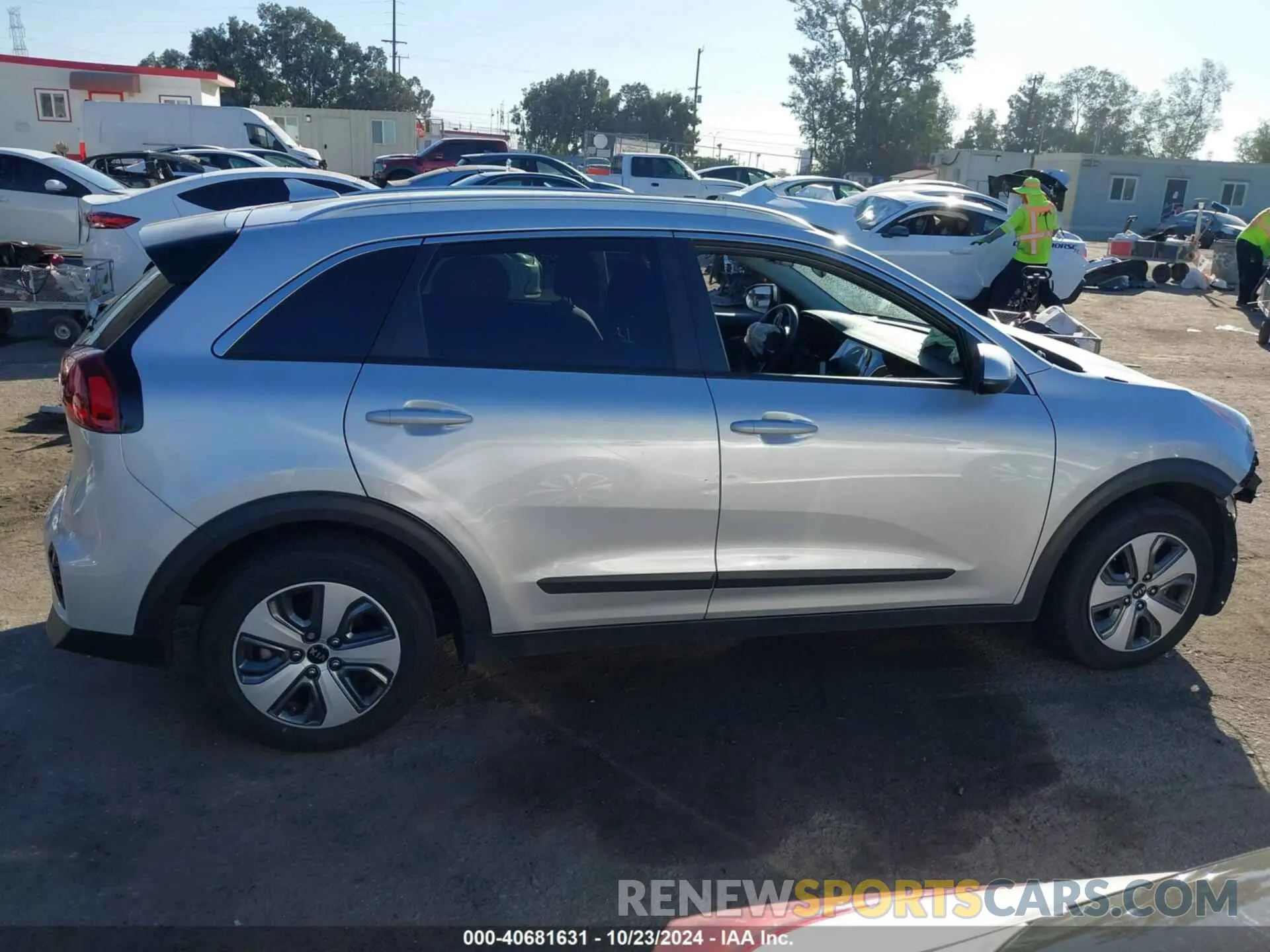13 Photograph of a damaged car KNDCB3LC6L5438852 KIA NIRO 2020