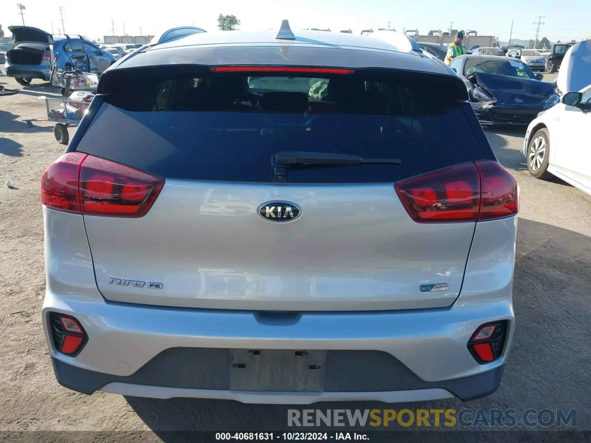 16 Photograph of a damaged car KNDCB3LC6L5438852 KIA NIRO 2020