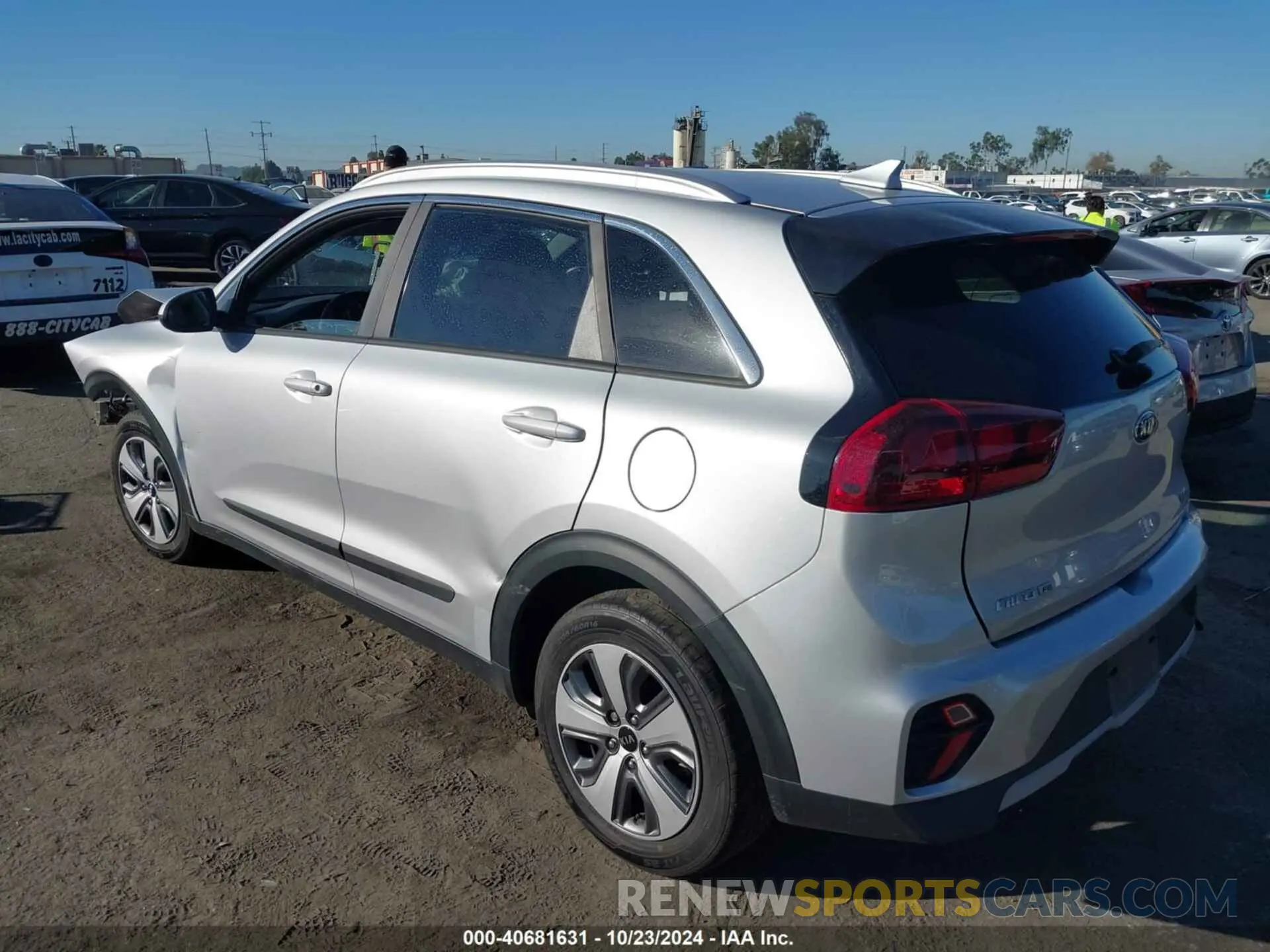 3 Photograph of a damaged car KNDCB3LC6L5438852 KIA NIRO 2020