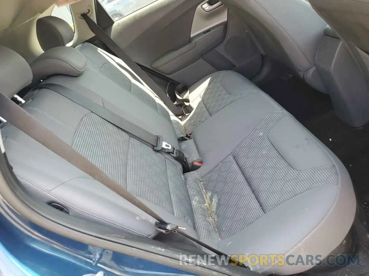 11 Photograph of a damaged car KNDCB3LC8L5365936 KIA NIRO 2020