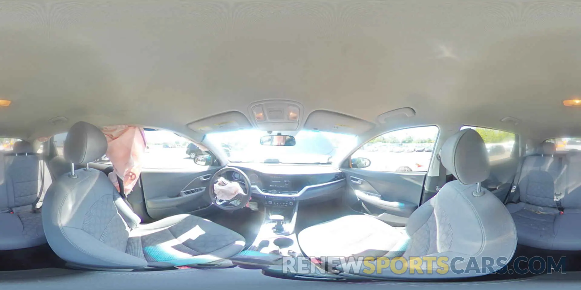 15 Photograph of a damaged car KNDCB3LC8L5365936 KIA NIRO 2020