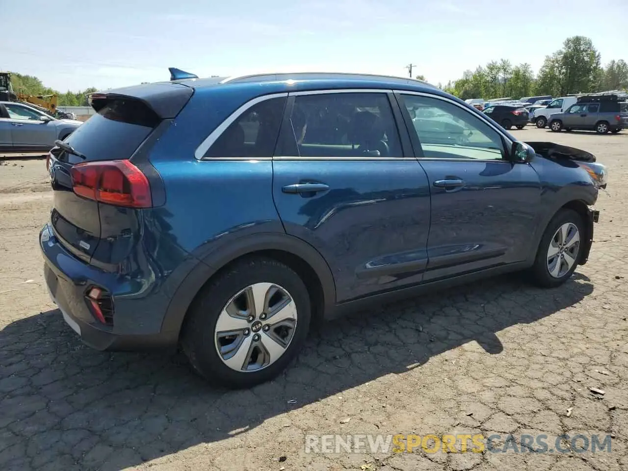 3 Photograph of a damaged car KNDCB3LC8L5365936 KIA NIRO 2020