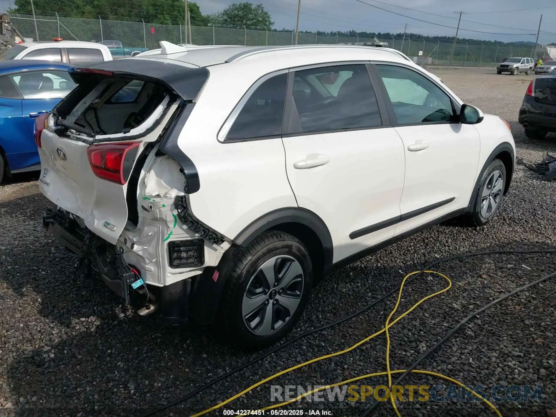 4 Photograph of a damaged car KNDCB3LC8L5420417 KIA NIRO 2020