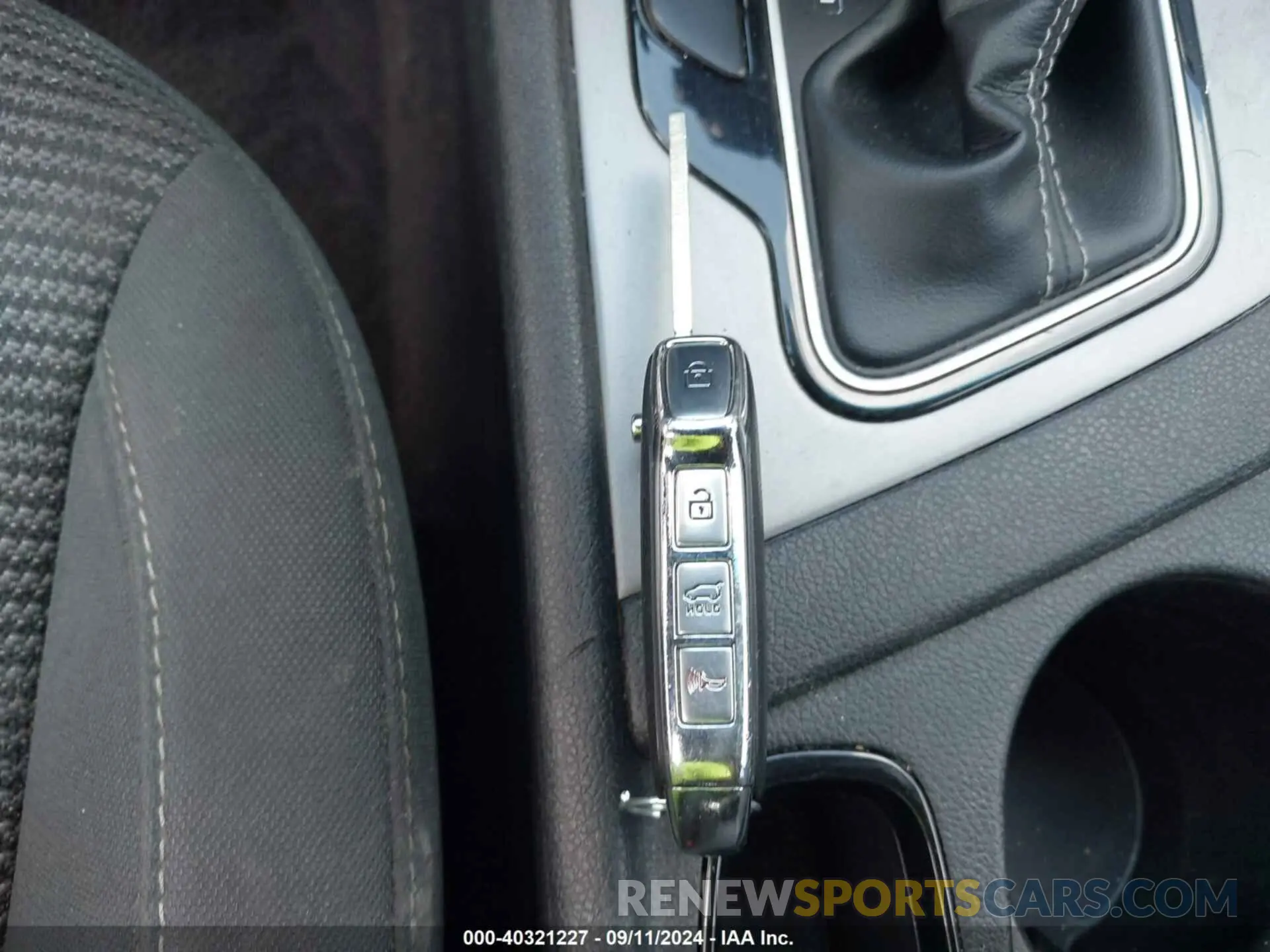 11 Photograph of a damaged car KNDCB3LC8L5439789 KIA NIRO 2020