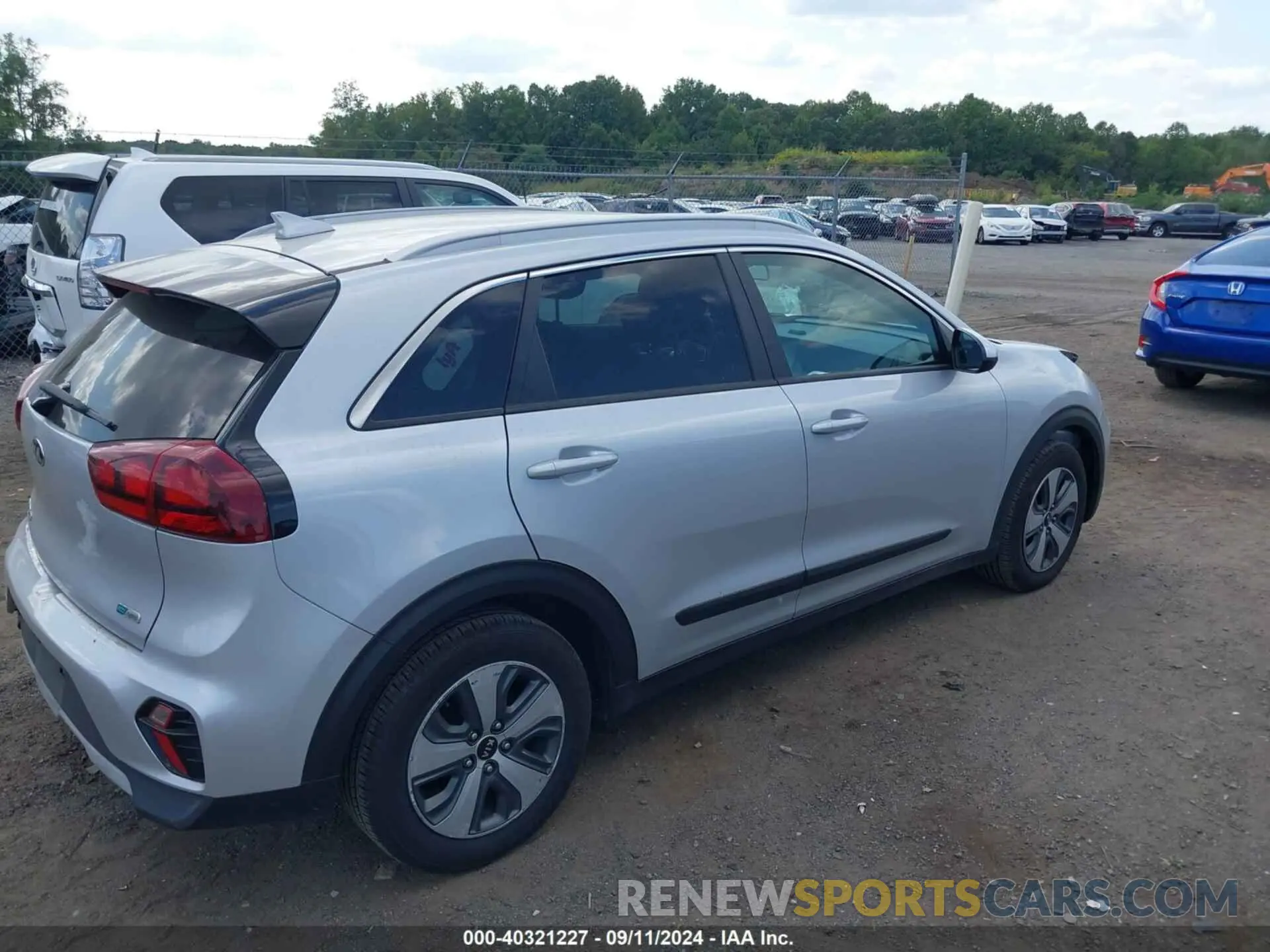 4 Photograph of a damaged car KNDCB3LC8L5439789 KIA NIRO 2020