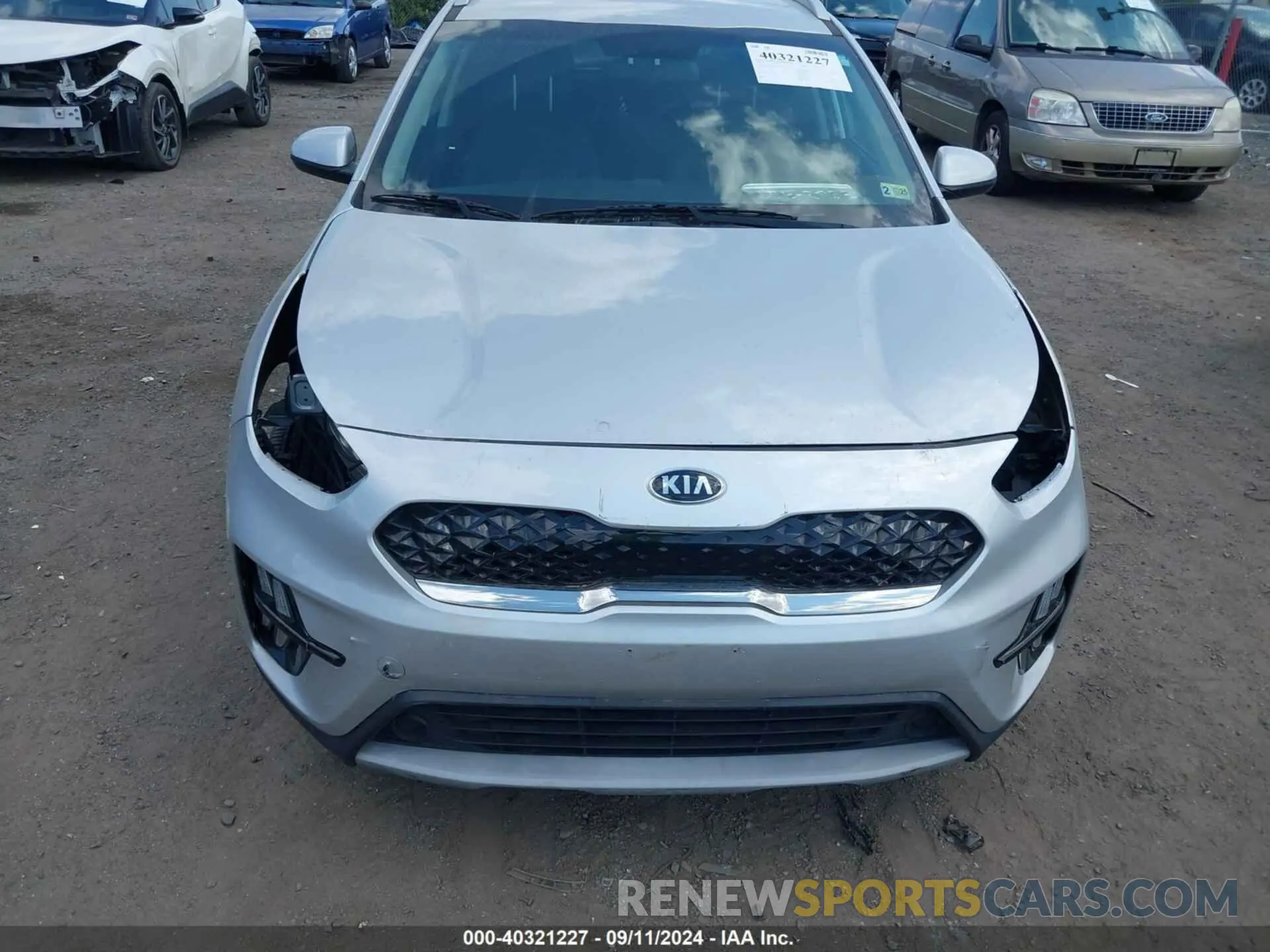6 Photograph of a damaged car KNDCB3LC8L5439789 KIA NIRO 2020