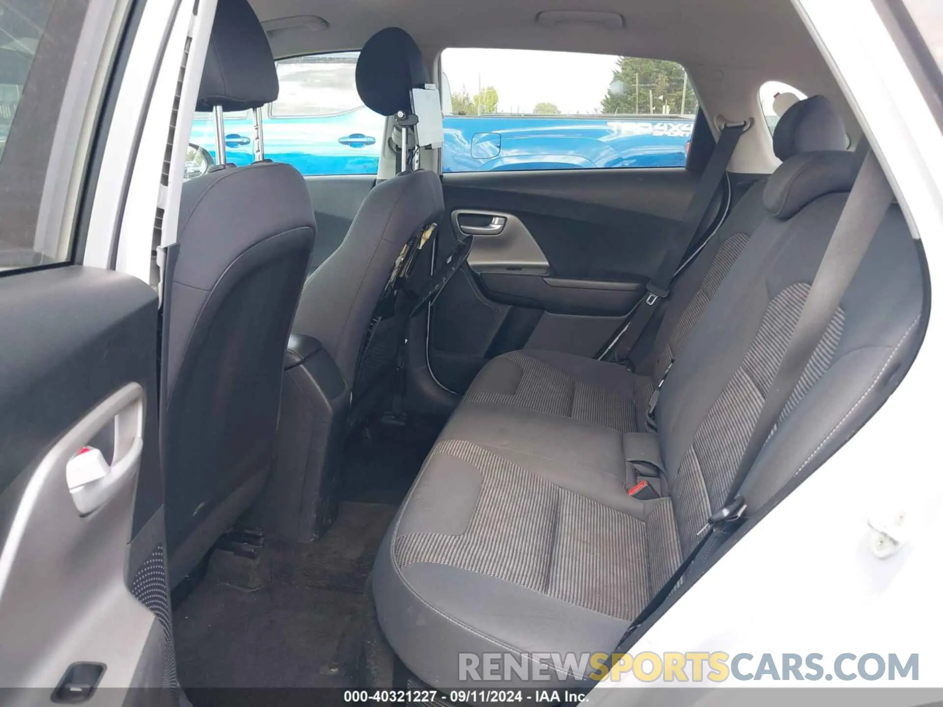 8 Photograph of a damaged car KNDCB3LC8L5439789 KIA NIRO 2020