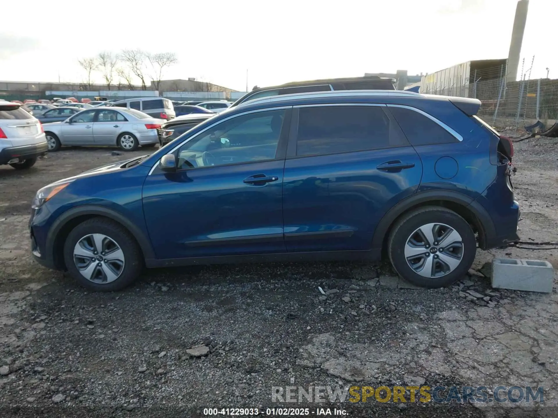13 Photograph of a damaged car KNDCB3LC9L5360907 KIA NIRO 2020