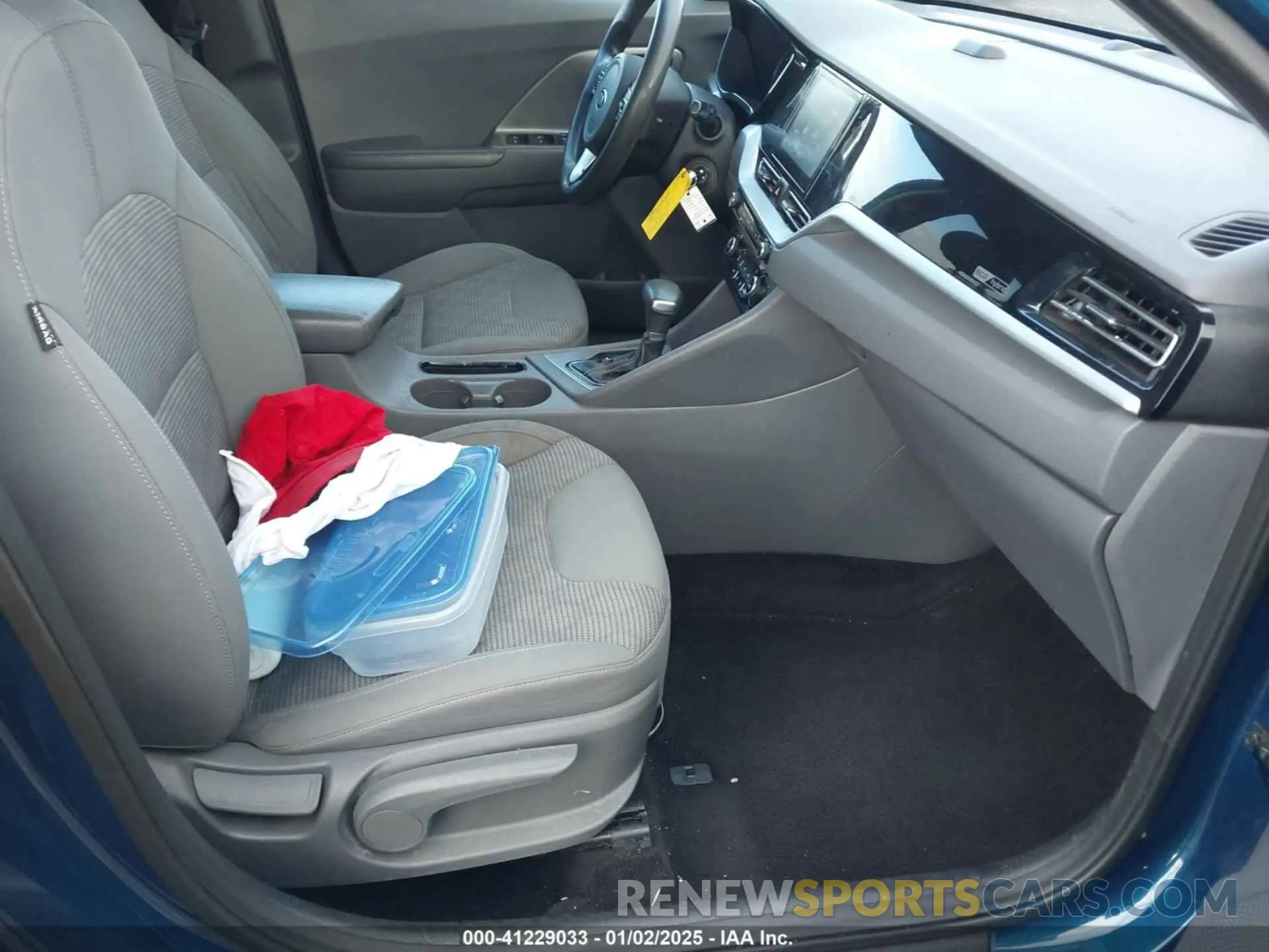 5 Photograph of a damaged car KNDCB3LC9L5360907 KIA NIRO 2020