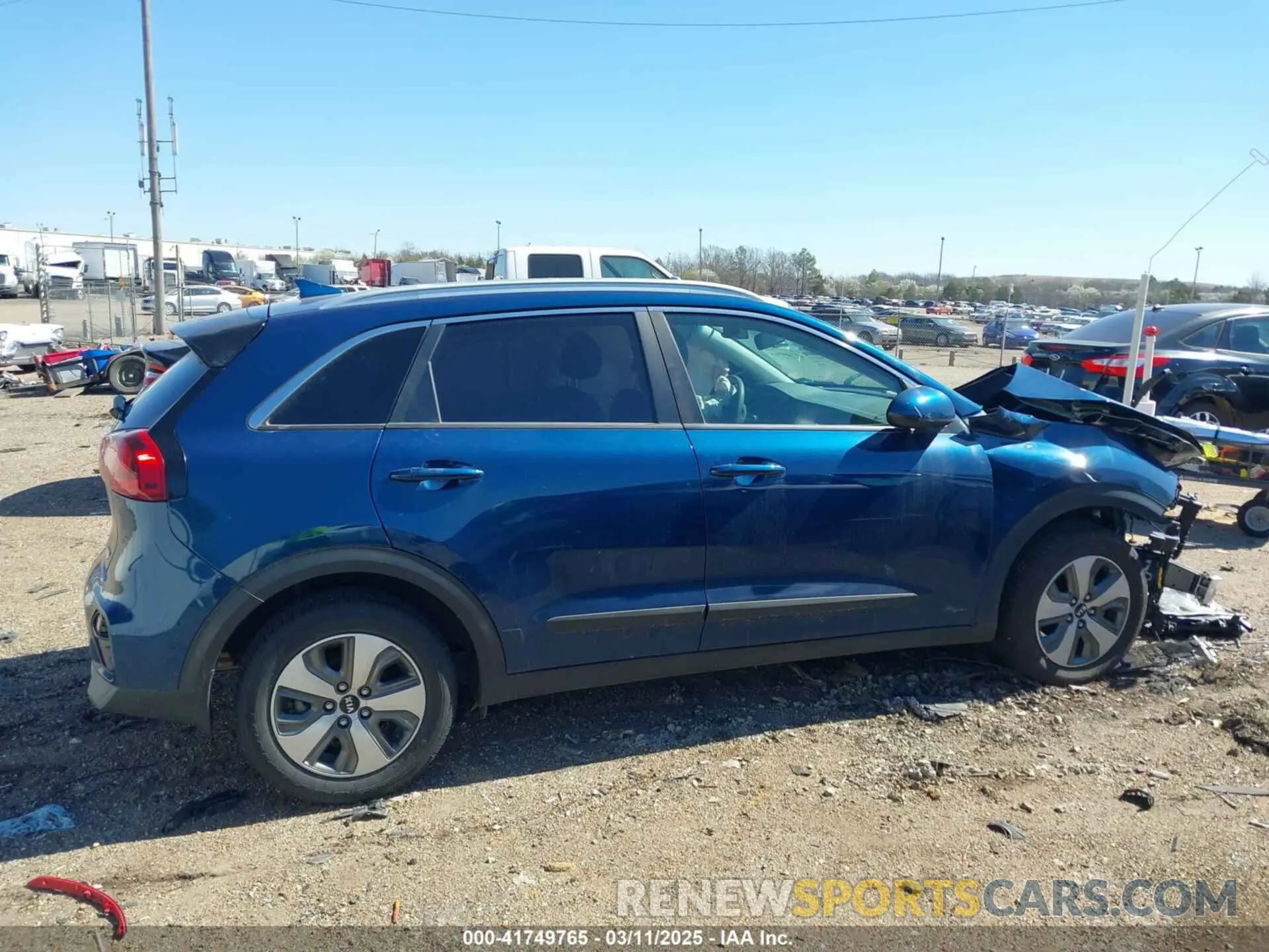 13 Photograph of a damaged car KNDCB3LC9L5368912 KIA NIRO 2020