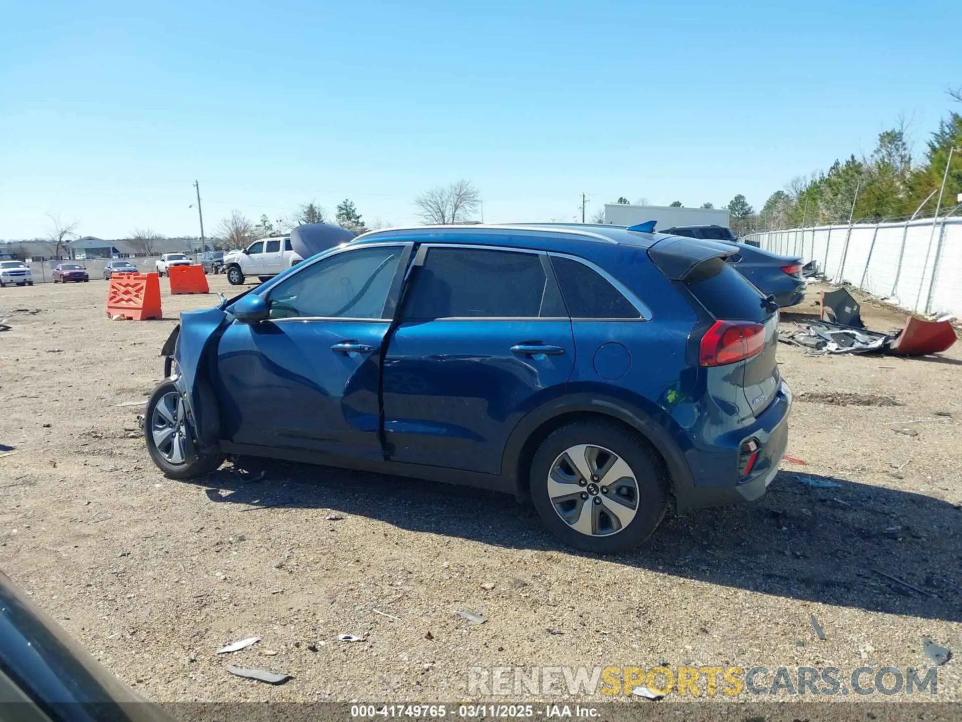 14 Photograph of a damaged car KNDCB3LC9L5368912 KIA NIRO 2020