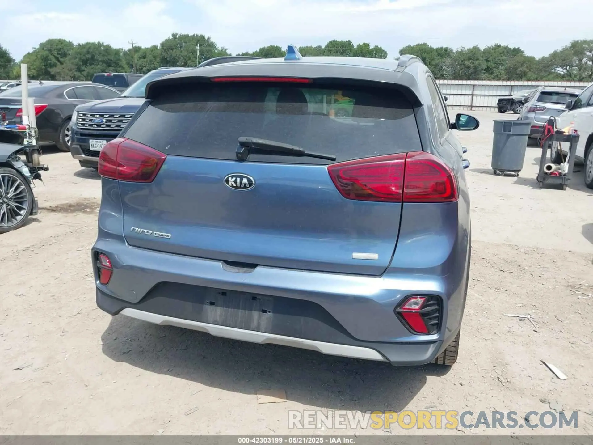 16 Photograph of a damaged car KNDCC3LC1L5394630 KIA NIRO 2020