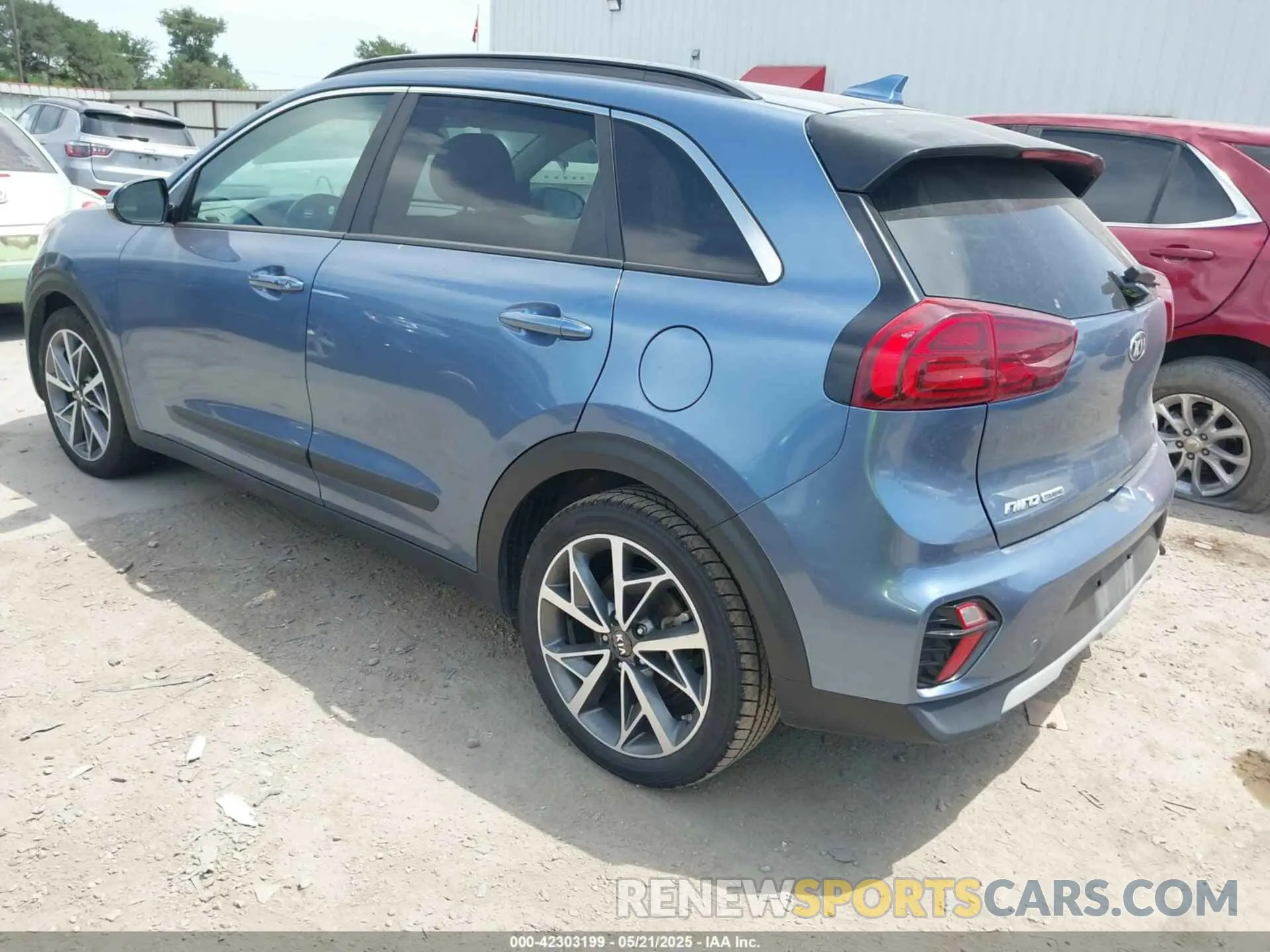 3 Photograph of a damaged car KNDCC3LC1L5394630 KIA NIRO 2020