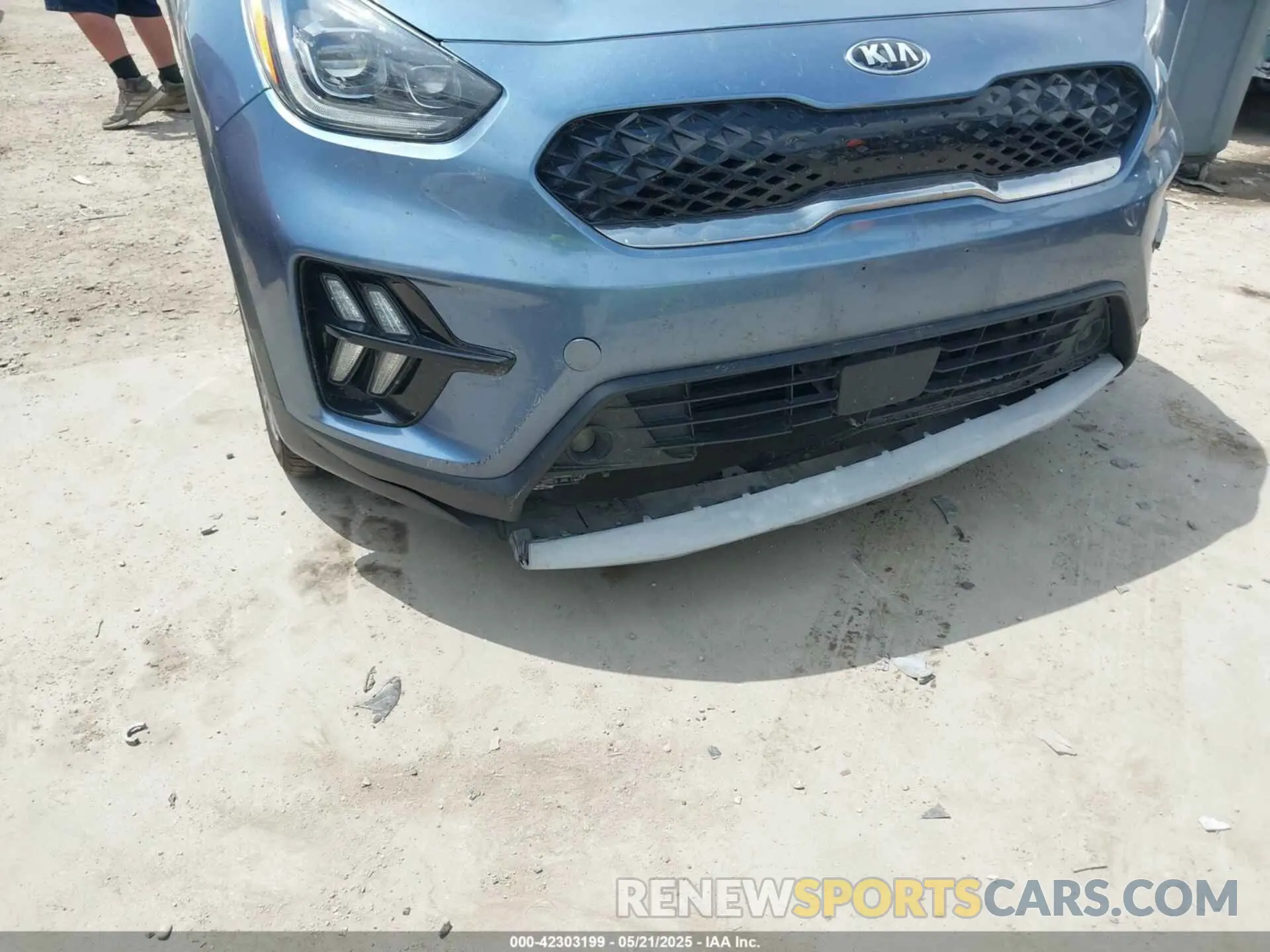 6 Photograph of a damaged car KNDCC3LC1L5394630 KIA NIRO 2020