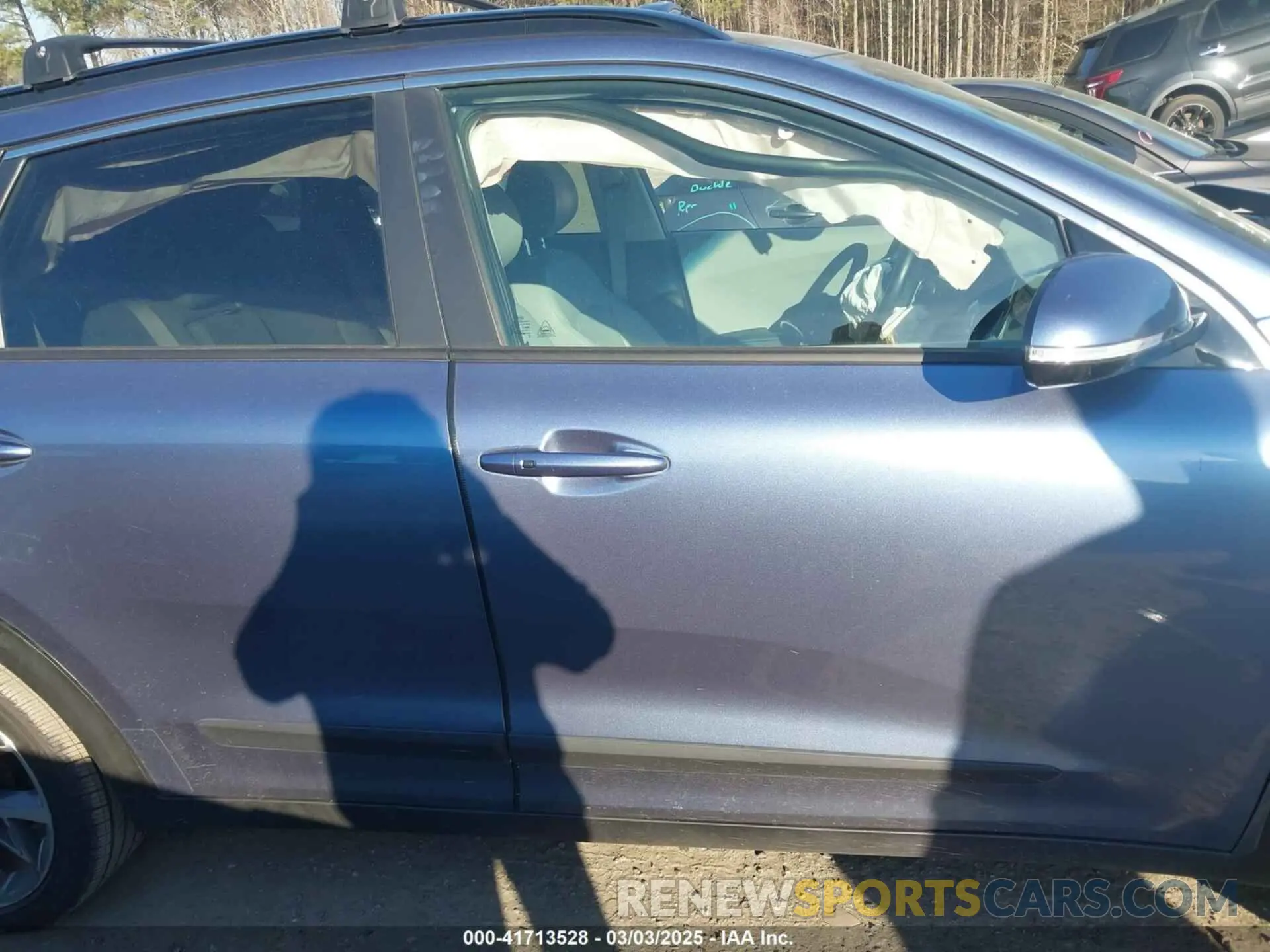 13 Photograph of a damaged car KNDCC3LC5L5421702 KIA NIRO 2020