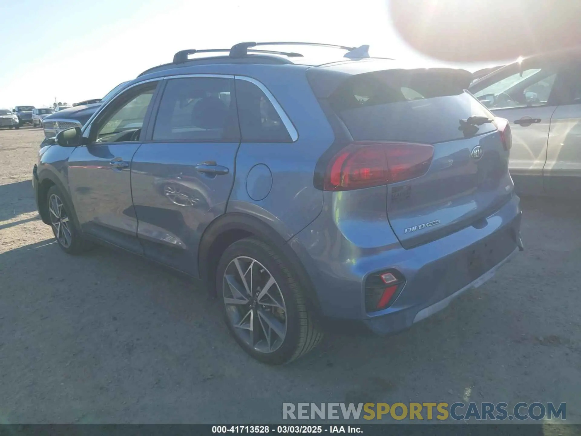 3 Photograph of a damaged car KNDCC3LC5L5421702 KIA NIRO 2020