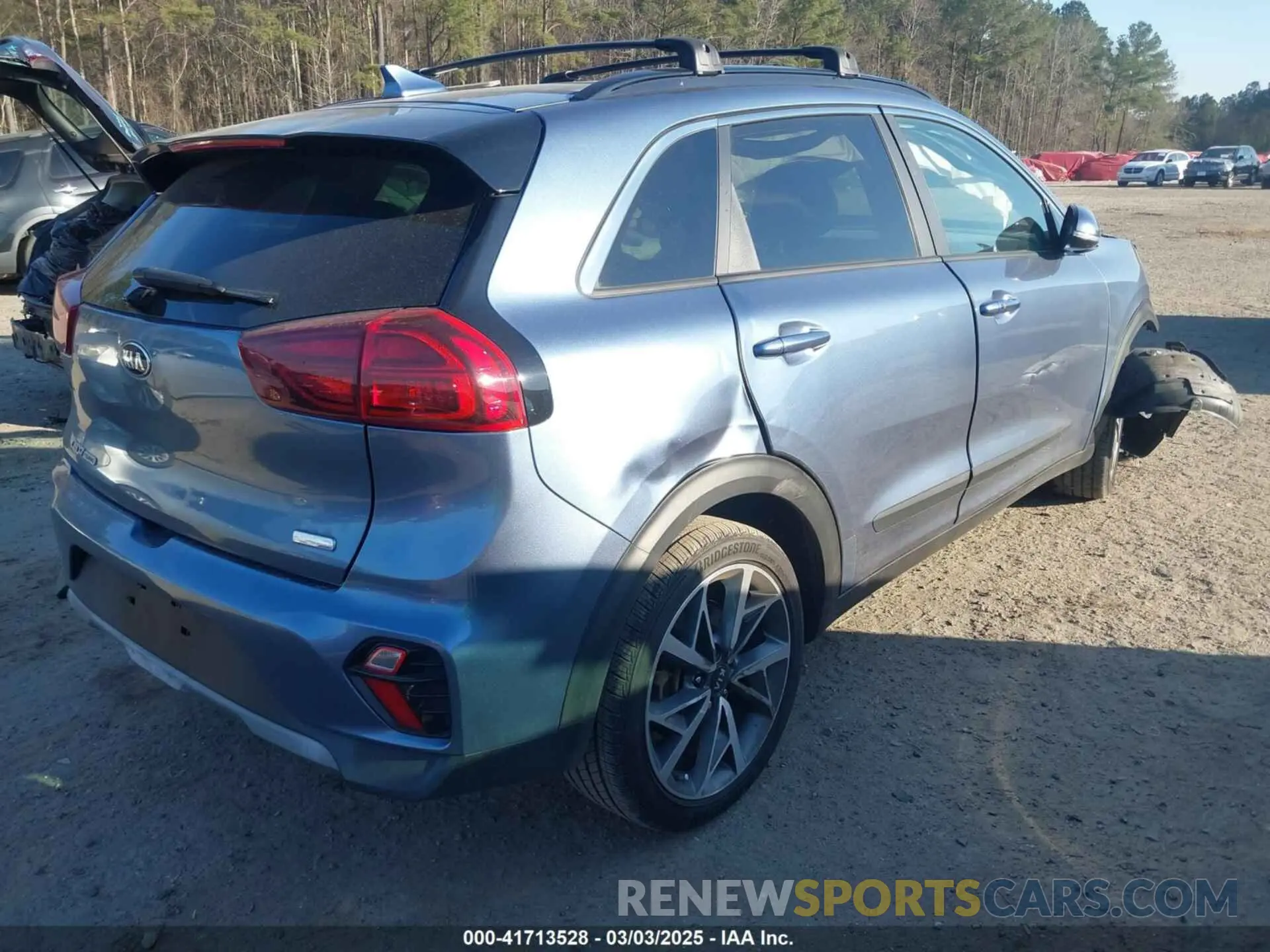 4 Photograph of a damaged car KNDCC3LC5L5421702 KIA NIRO 2020