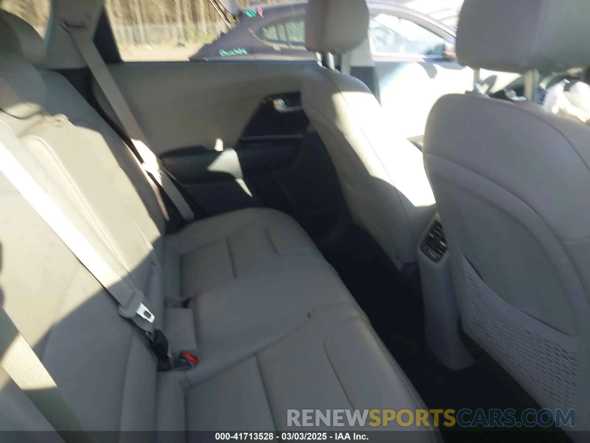 8 Photograph of a damaged car KNDCC3LC5L5421702 KIA NIRO 2020