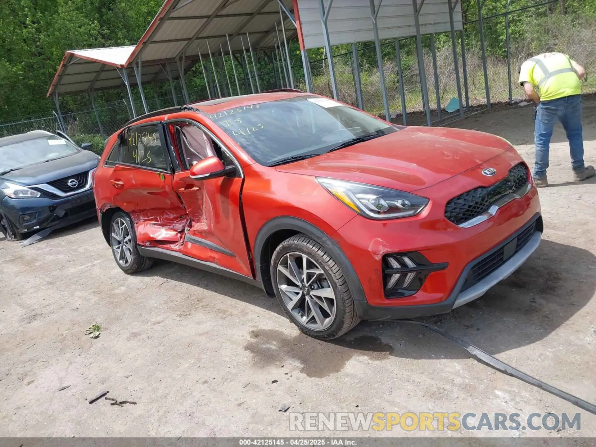 1 Photograph of a damaged car KNDCC3LC7L5393563 KIA NIRO 2020