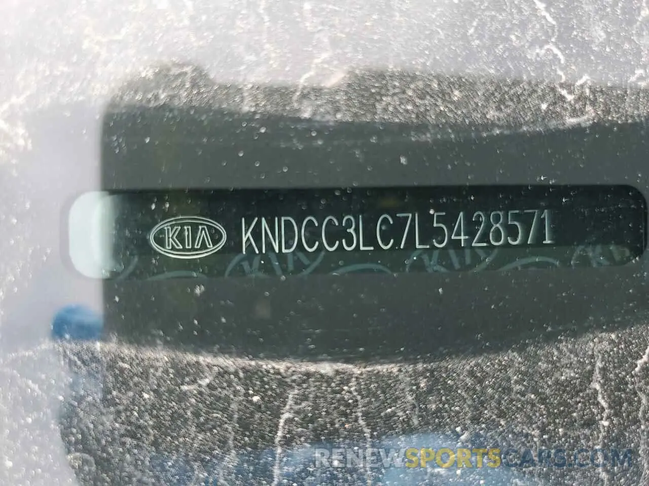 13 Photograph of a damaged car KNDCC3LC7L5428571 KIA NIRO 2020