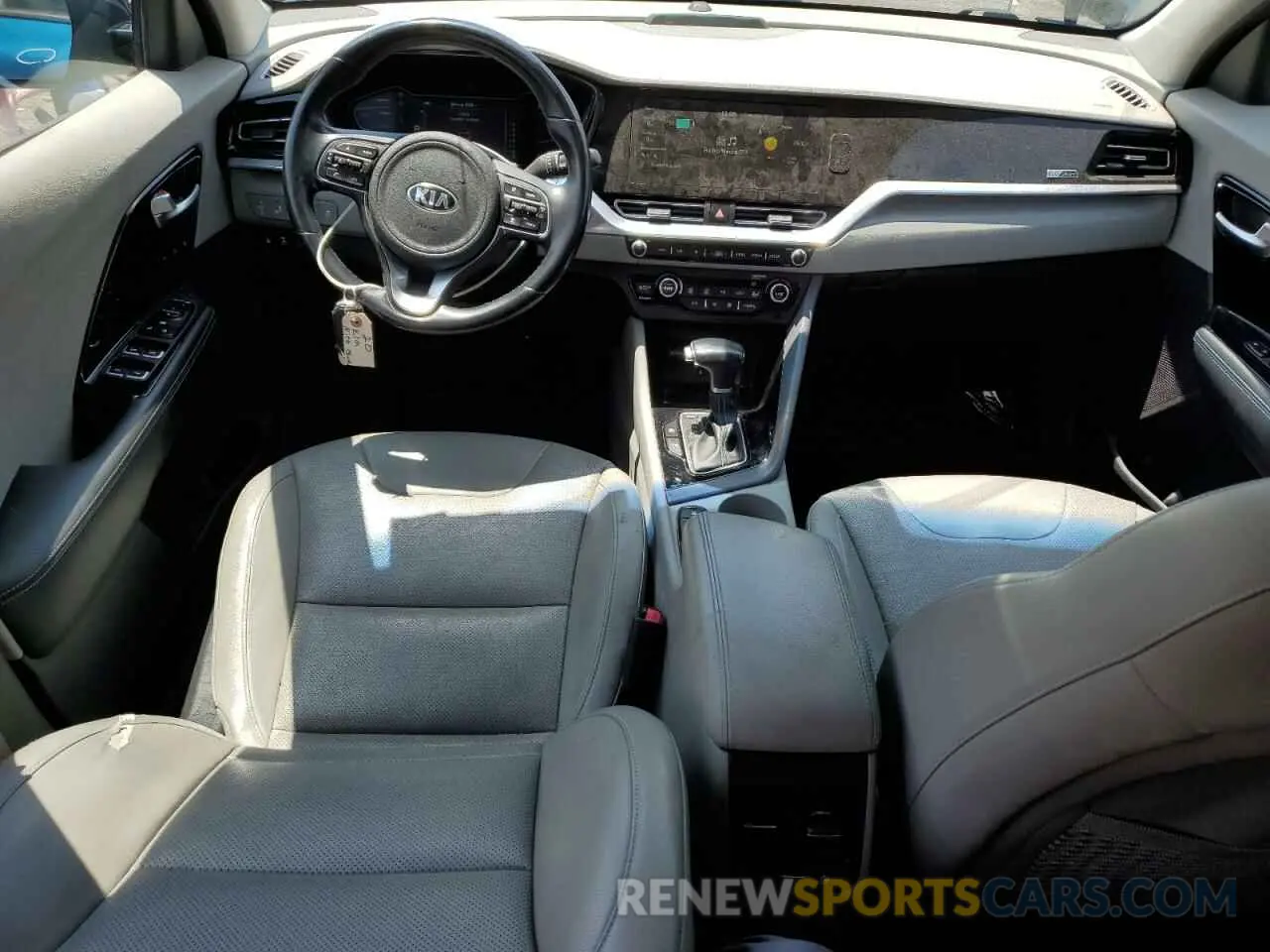 8 Photograph of a damaged car KNDCC3LD2L5363573 KIA NIRO 2020