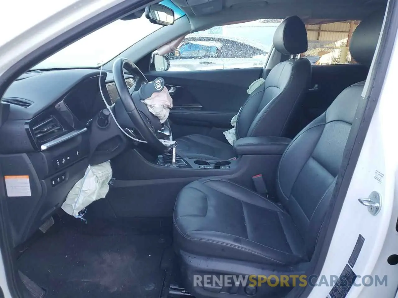 7 Photograph of a damaged car KNDCC3LD5L5364054 KIA NIRO 2020