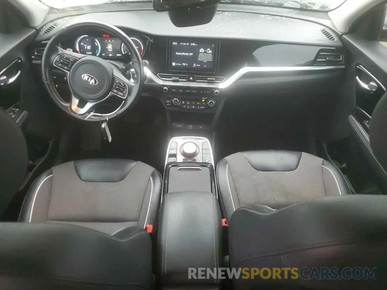 8 Photograph of a damaged car KNDCC3LG2L5056544 KIA NIRO 2020