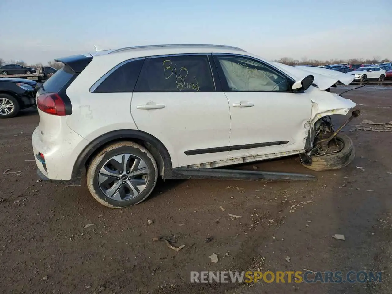 3 Photograph of a damaged car KNDCC3LG2L5072789 KIA NIRO 2020