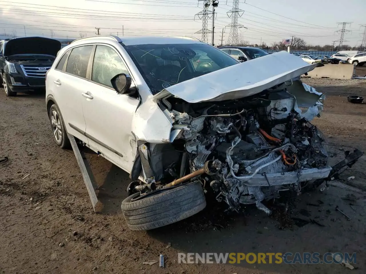 4 Photograph of a damaged car KNDCC3LG2L5072789 KIA NIRO 2020