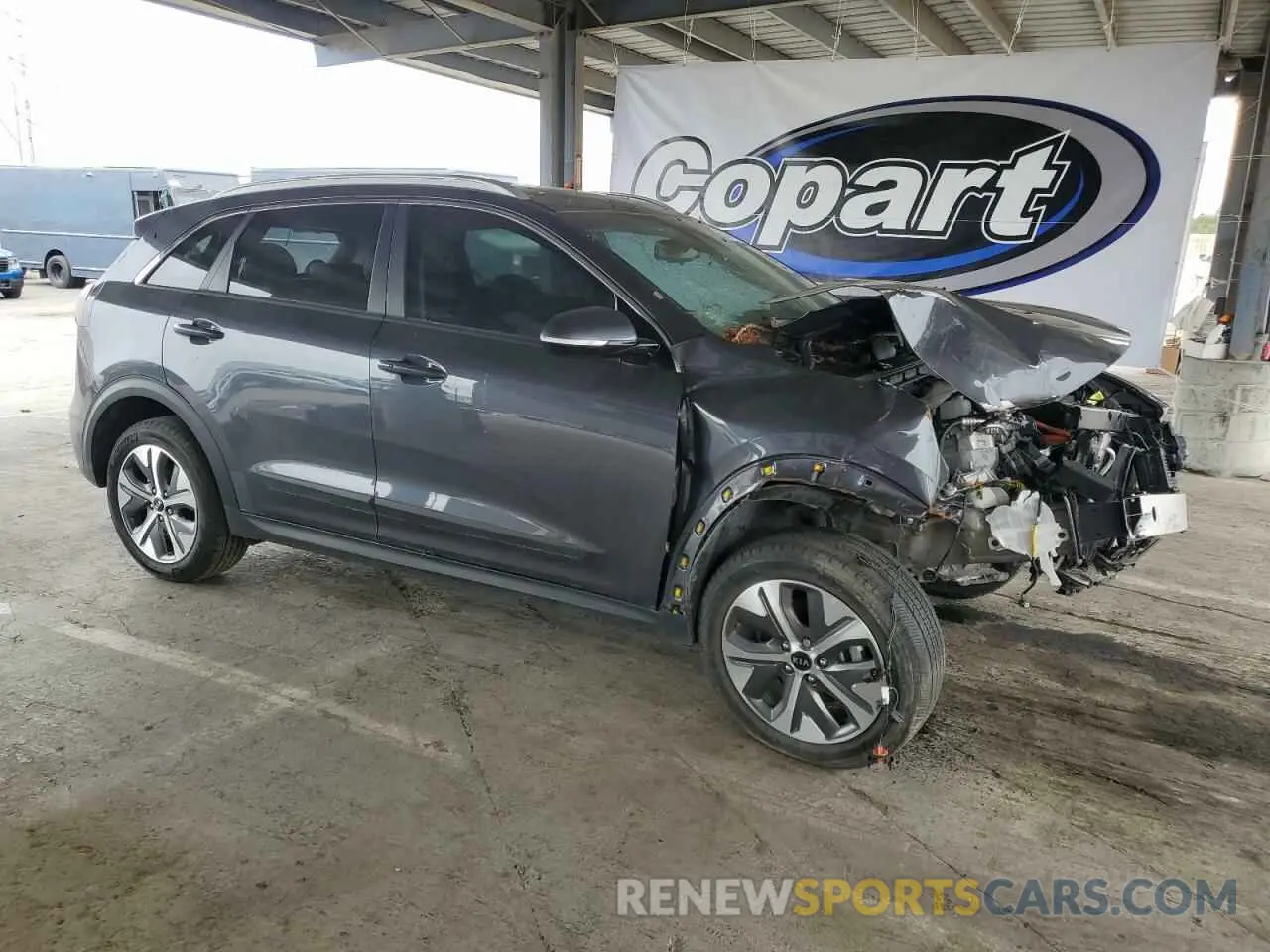 4 Photograph of a damaged car KNDCC3LG8L5047427 KIA NIRO 2020