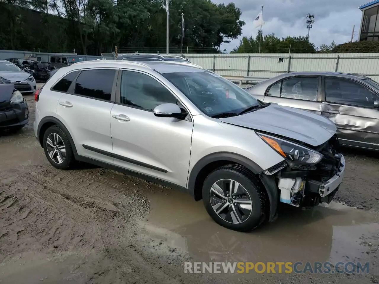 4 Photograph of a damaged car KNDCD3LD4L5387970 KIA NIRO 2020