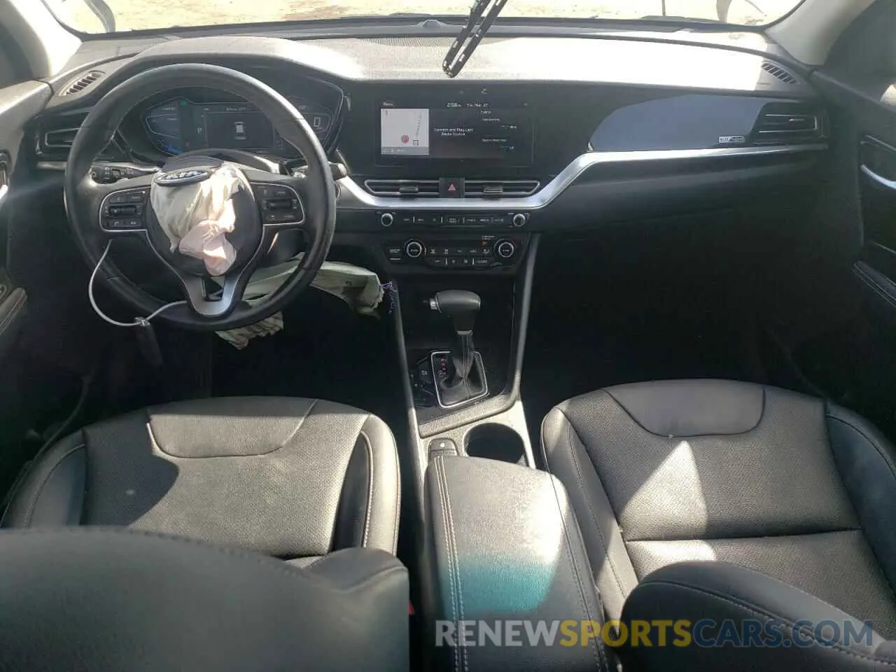 8 Photograph of a damaged car KNDCE3LC5L5440065 KIA NIRO 2020