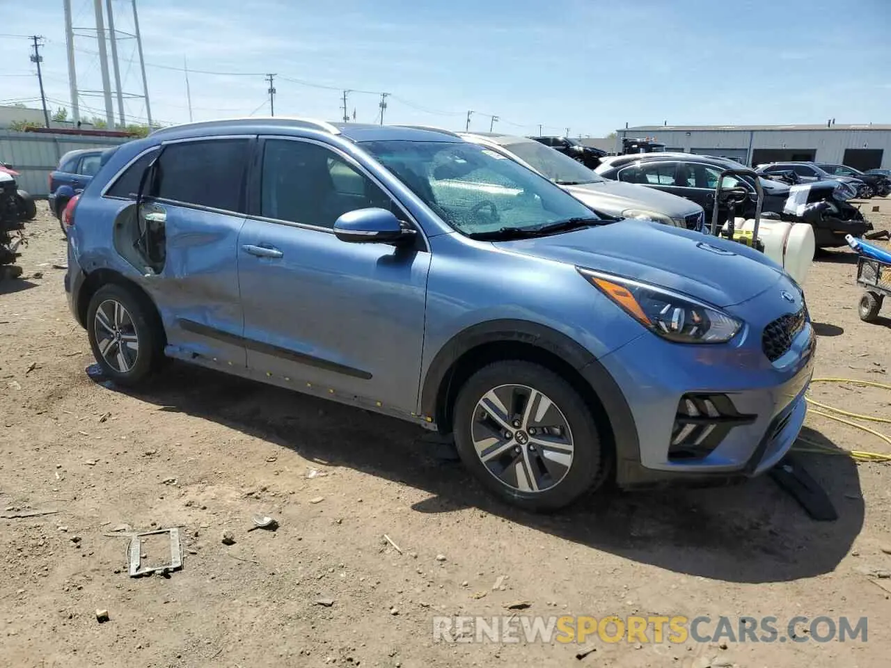 4 Photograph of a damaged car KNDCE3LC6L5433318 KIA NIRO 2020