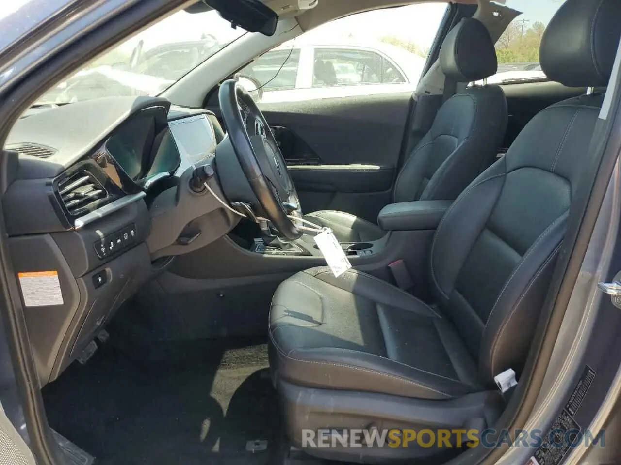 7 Photograph of a damaged car KNDCE3LC6L5433318 KIA NIRO 2020