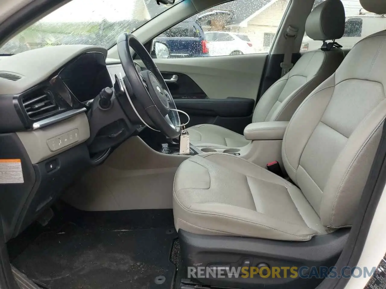 7 Photograph of a damaged car KNDCE3LC7L5435997 KIA NIRO 2020