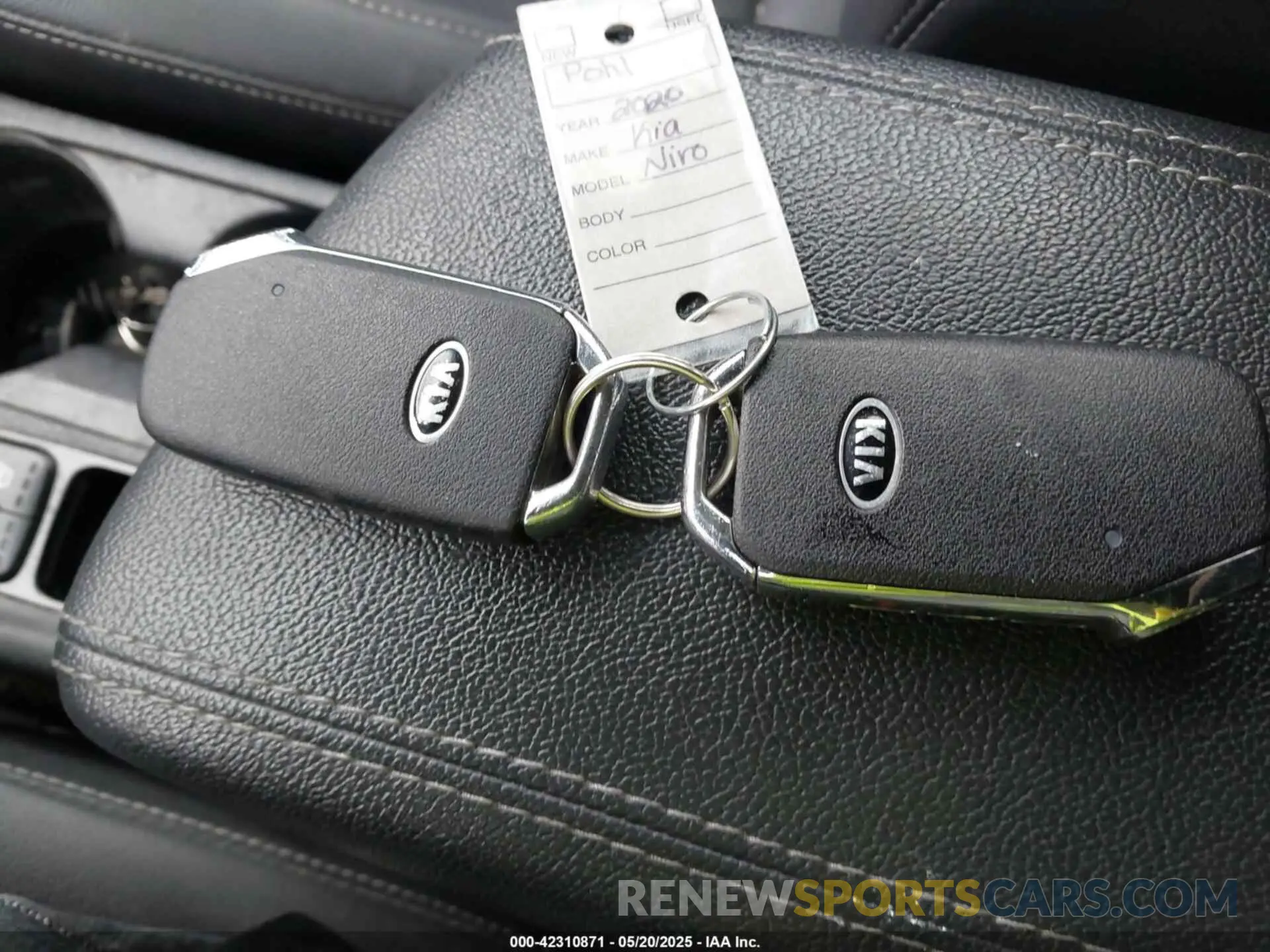 11 Photograph of a damaged car KNDCE3LC8L5429027 KIA NIRO 2020
