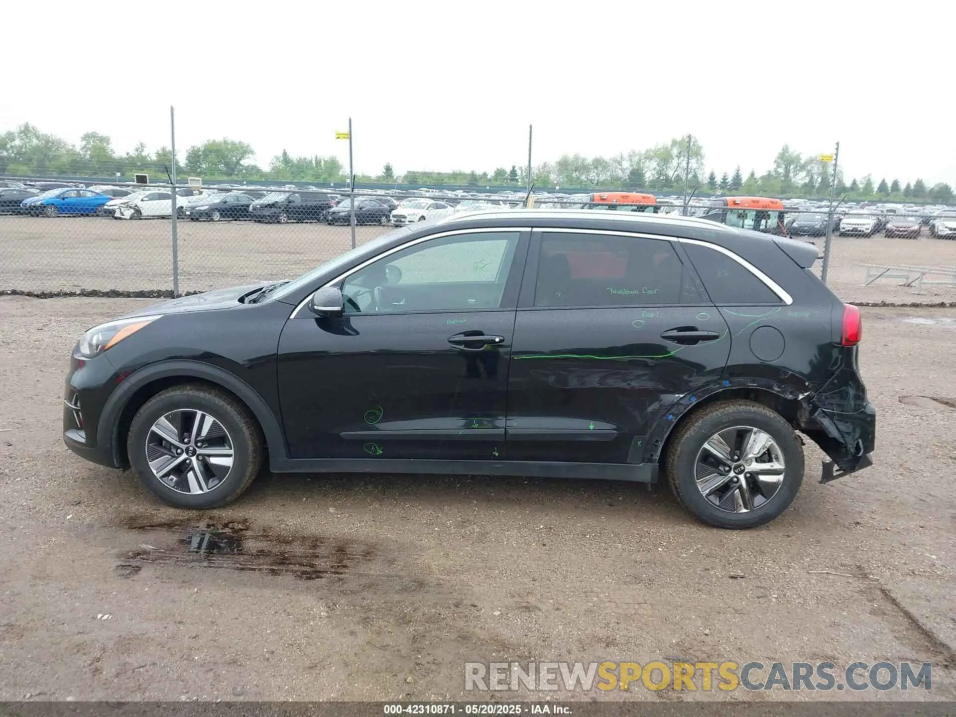 14 Photograph of a damaged car KNDCE3LC8L5429027 KIA NIRO 2020