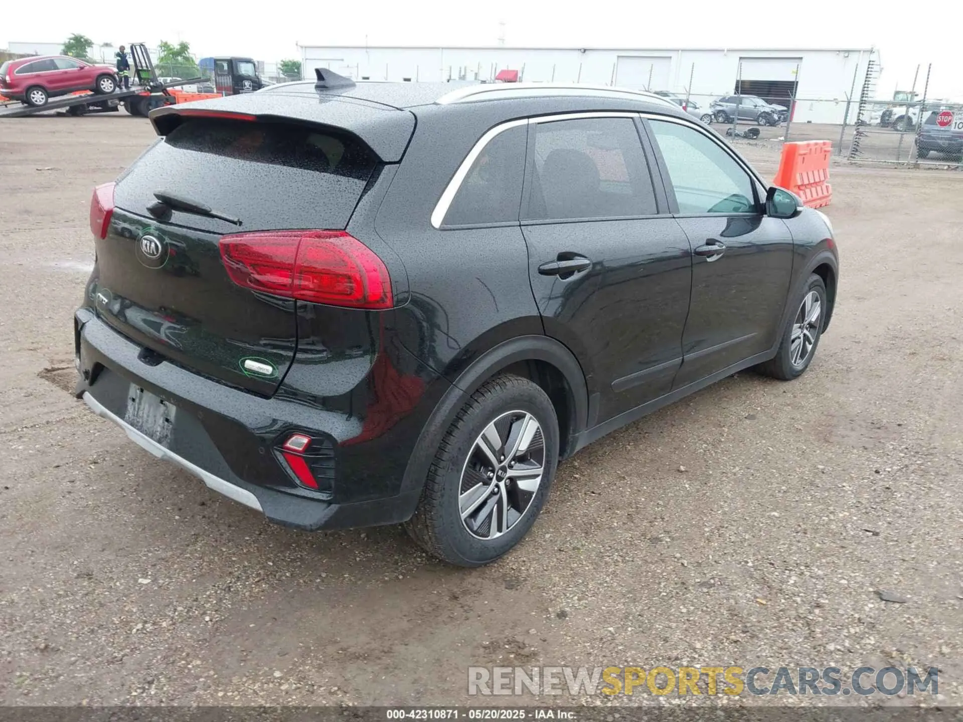 4 Photograph of a damaged car KNDCE3LC8L5429027 KIA NIRO 2020