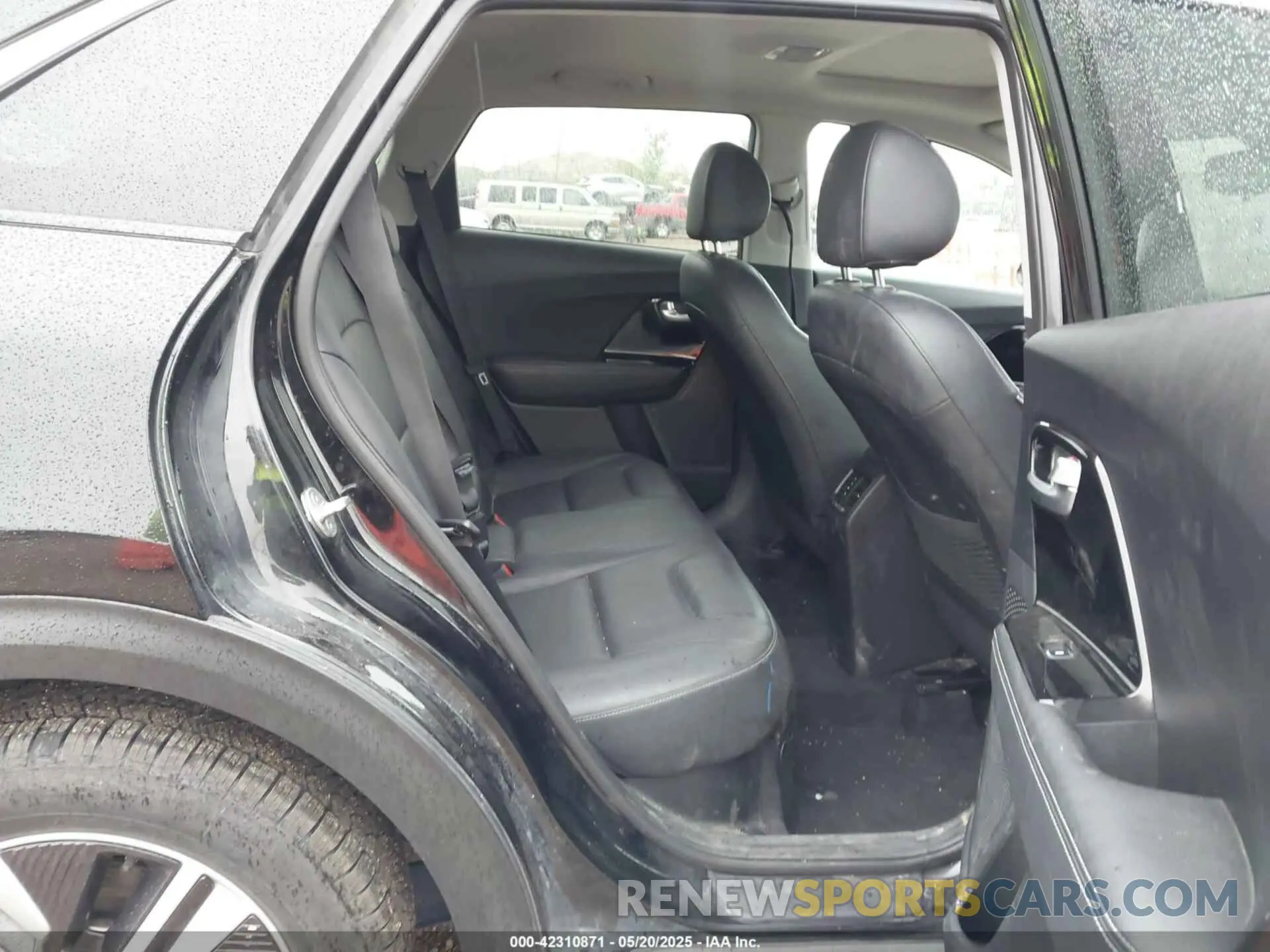 8 Photograph of a damaged car KNDCE3LC8L5429027 KIA NIRO 2020