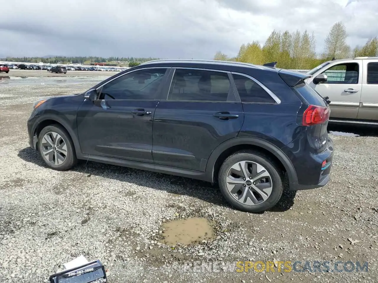 2 Photograph of a damaged car KNDCE3LG8L5074735 KIA NIRO 2020