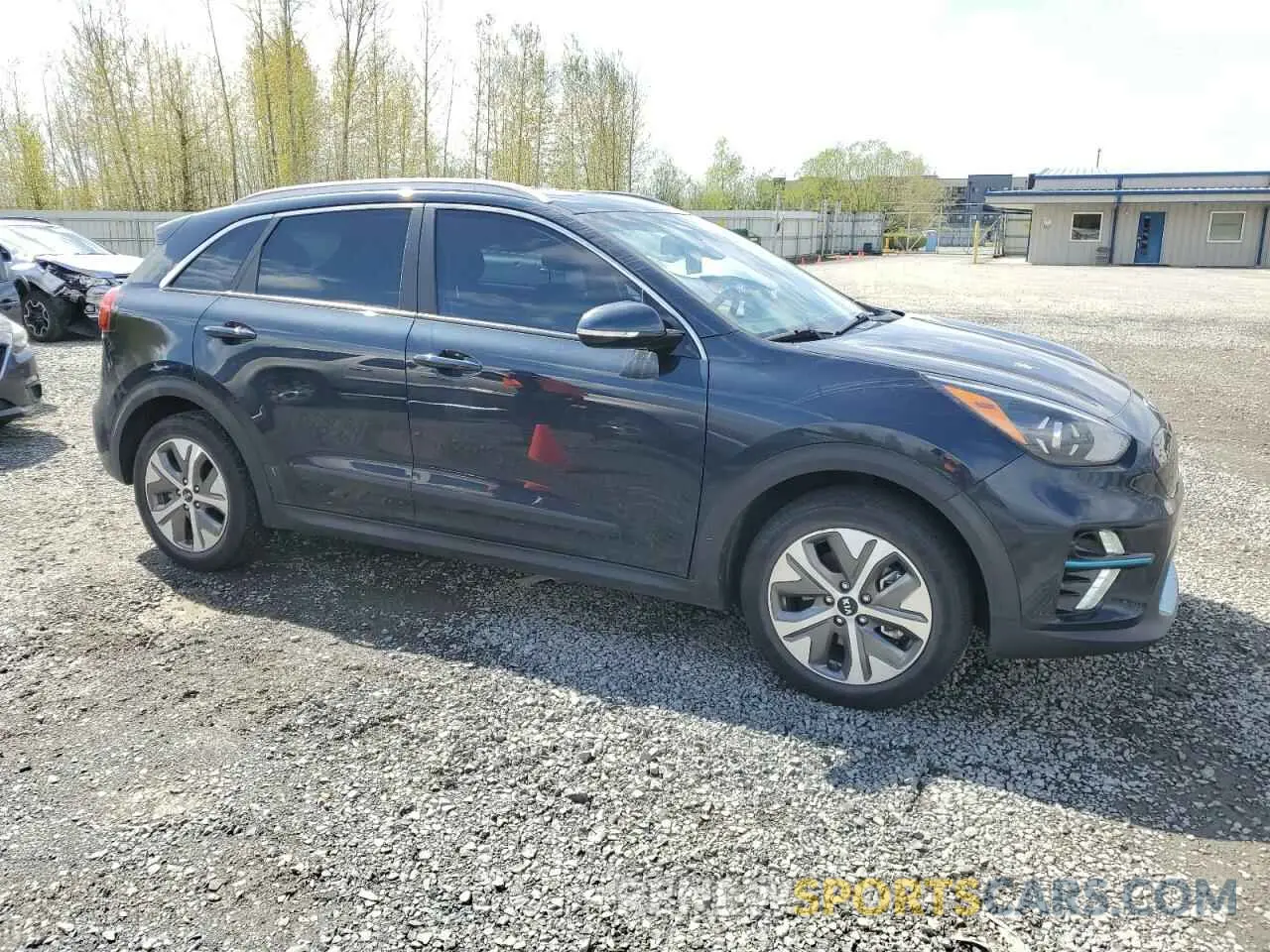 4 Photograph of a damaged car KNDCE3LG8L5074735 KIA NIRO 2020