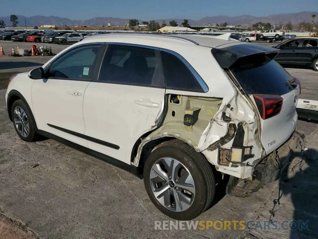 2 Photograph of a damaged car KNDCE3LG8L5080096 KIA NIRO 2020