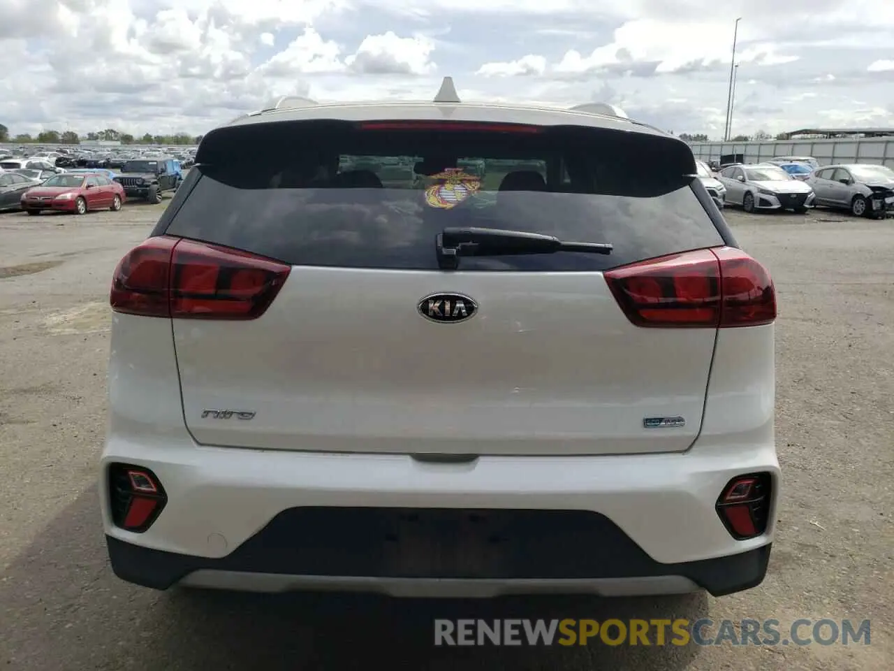 6 Photograph of a damaged car KNDCM3LD0L5433102 KIA NIRO 2020