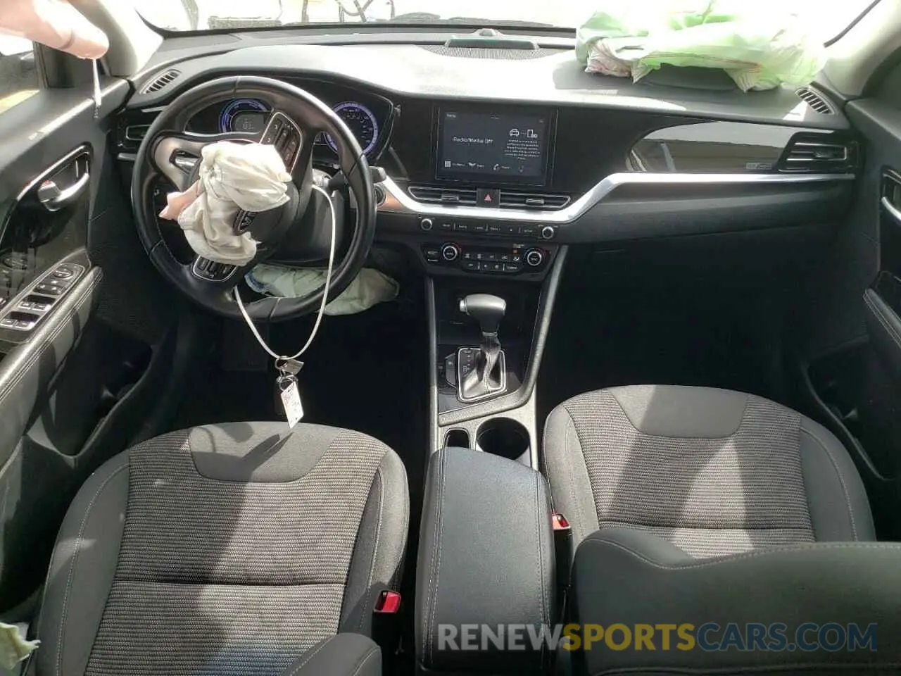 8 Photograph of a damaged car KNDCM3LD0L5433102 KIA NIRO 2020