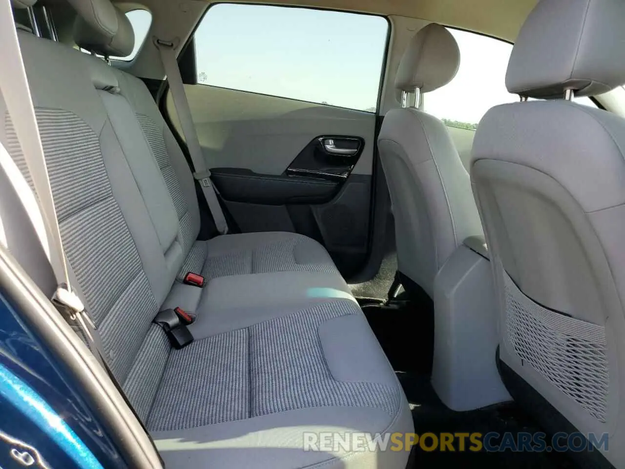 11 Photograph of a damaged car KNDCM3LD5L5391557 KIA NIRO 2020