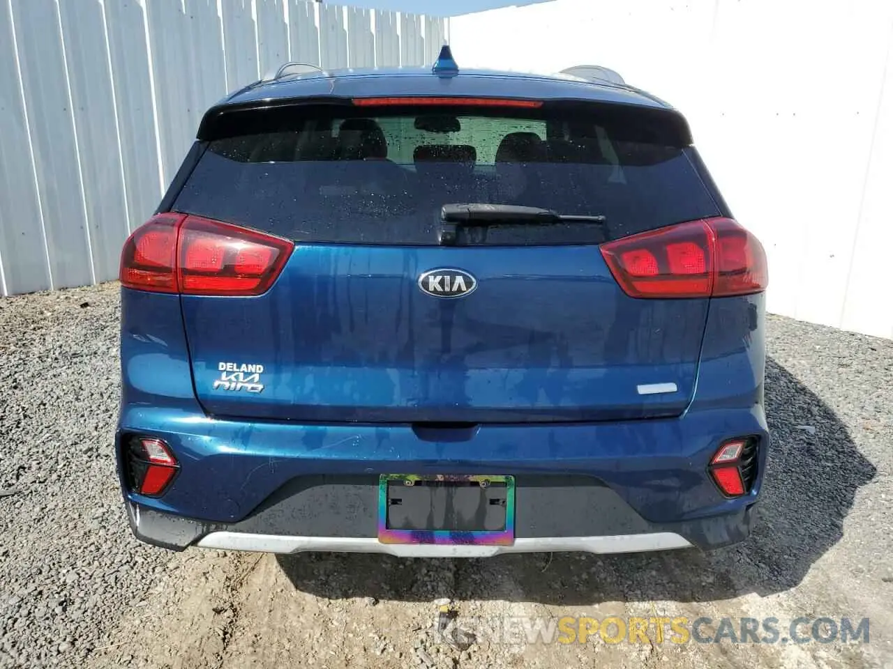 6 Photograph of a damaged car KNDCM3LD5L5391557 KIA NIRO 2020