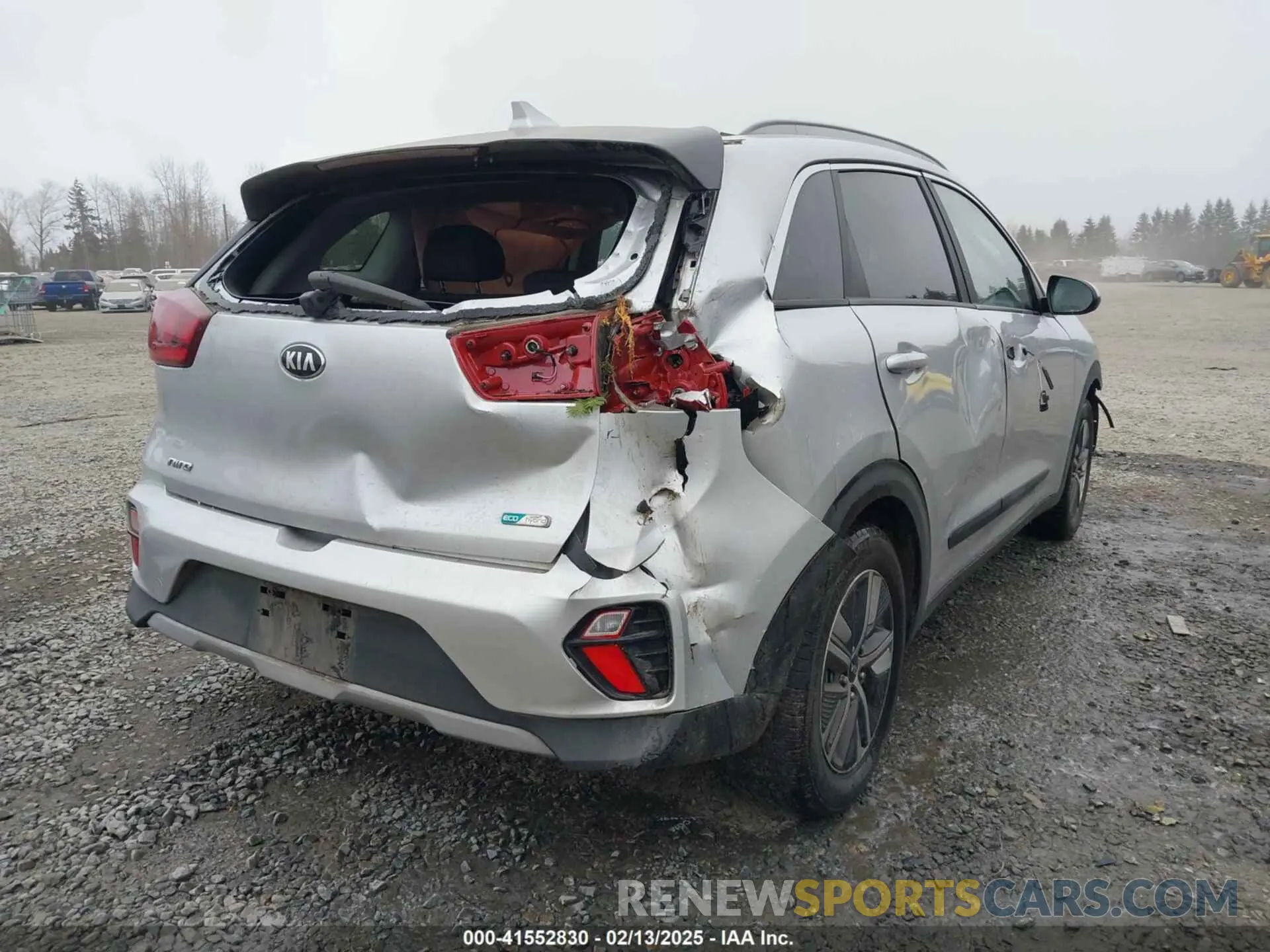 4 Photograph of a damaged car KNDCB3LC0M5471220 KIA NIRO 2021