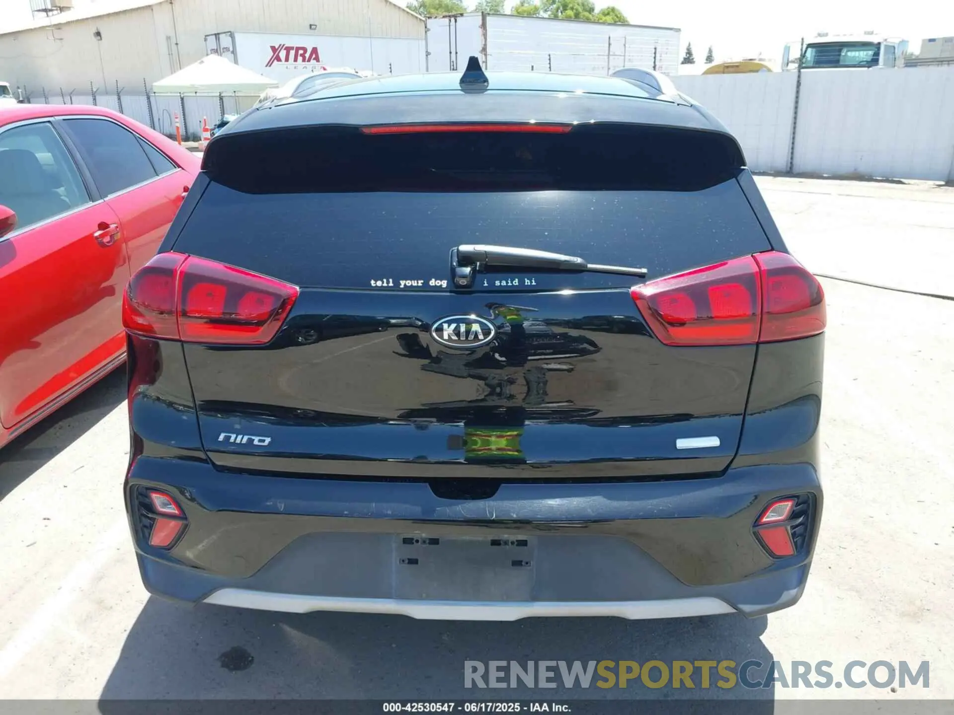 17 Photograph of a damaged car KNDCB3LC0M5479995 KIA NIRO 2021